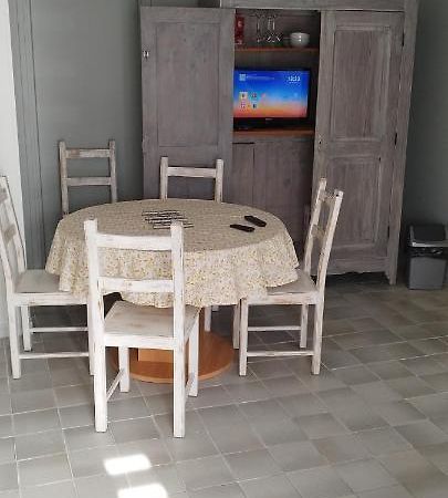 Studio Cosi Idealement Place Au Coeur De Ville Bourges Dış mekan fotoğraf