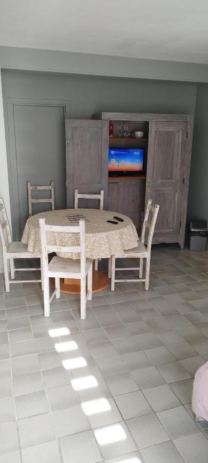Studio Cosi Idealement Place Au Coeur De Ville Bourges Dış mekan fotoğraf